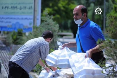 تصاویر کمک مؤمنانه(پخت غذا در منزل توسط خانواده ها)