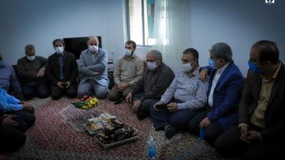 تصاویر کمک مومنانه