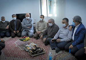 تصاویر کمک مومنانه
